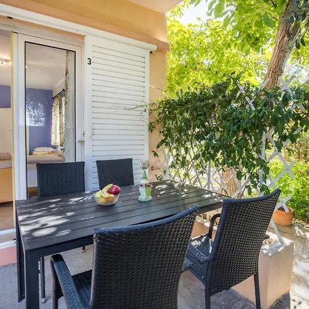 Amversashouse 公寓式酒店 3*